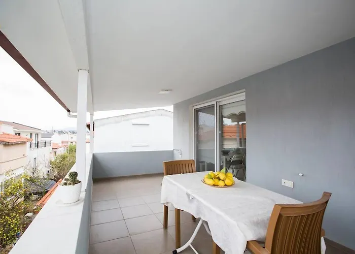 Limon Agacli Ev - * Urla