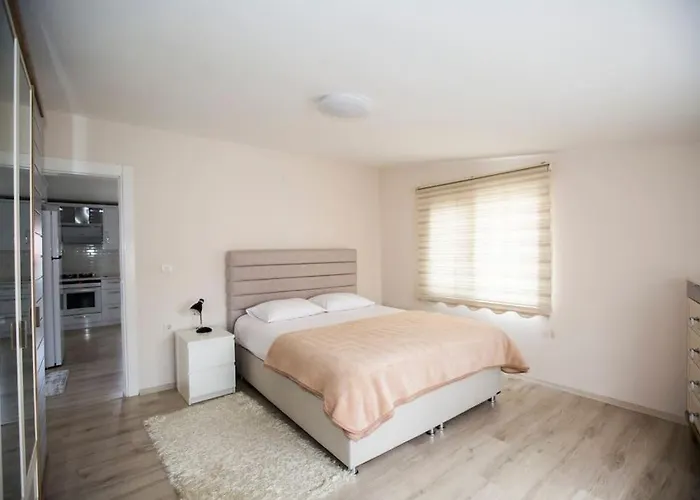 Limon Agacli Ev - Urla